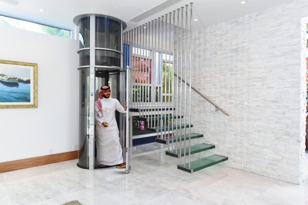 Corner space-saving home elevator